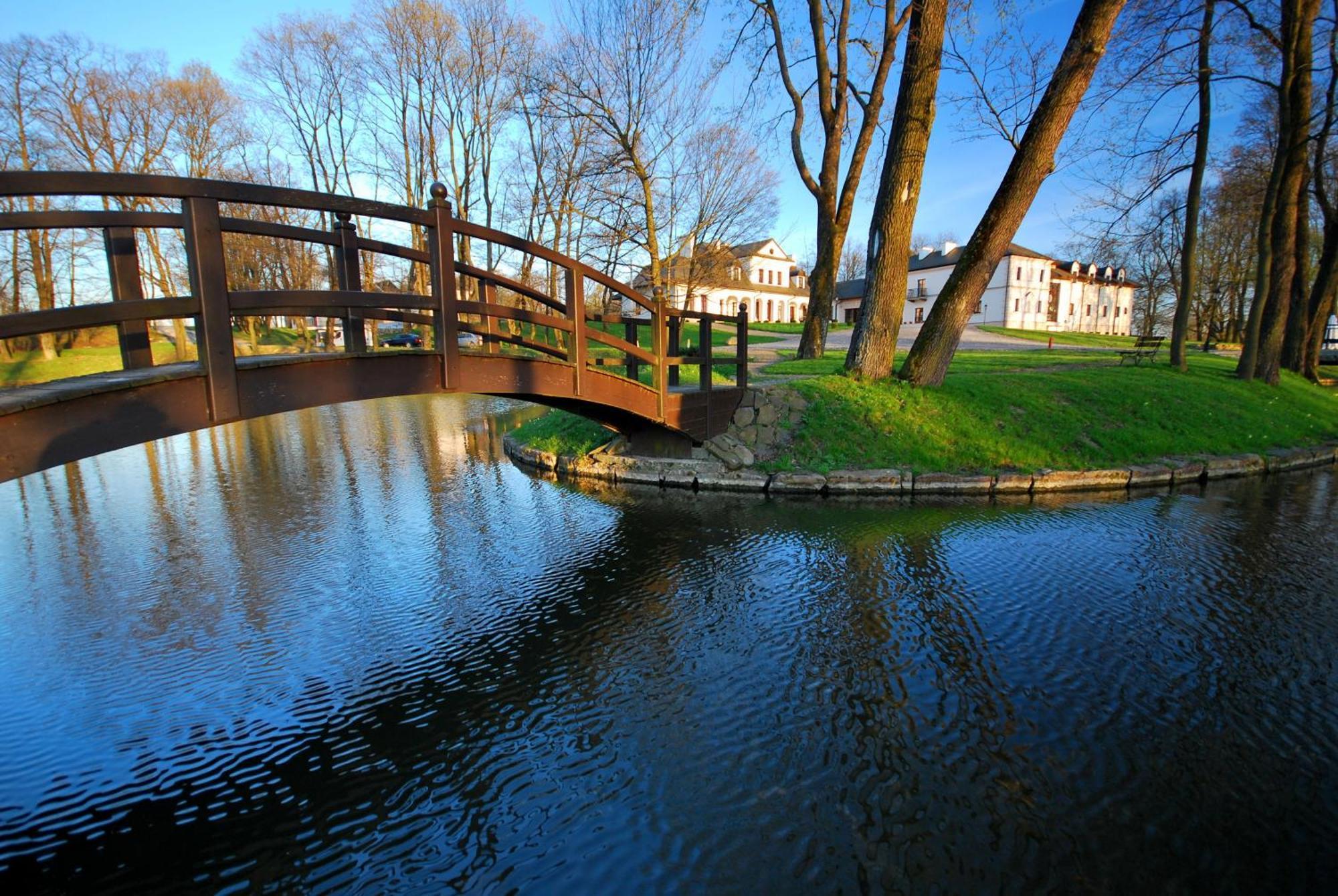 Dwor Kombornia - Folwark Bagian luar foto